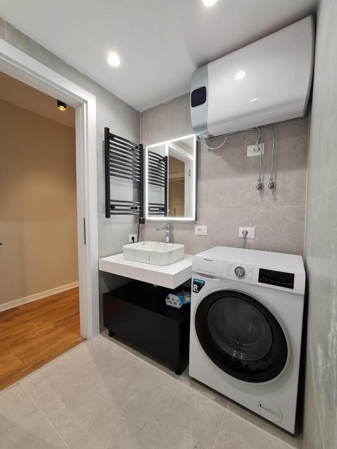 Adore - Modern Apartment Tirana Extérieur photo
