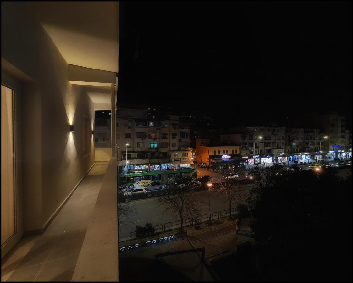 Adore - Modern Apartment Tirana Extérieur photo