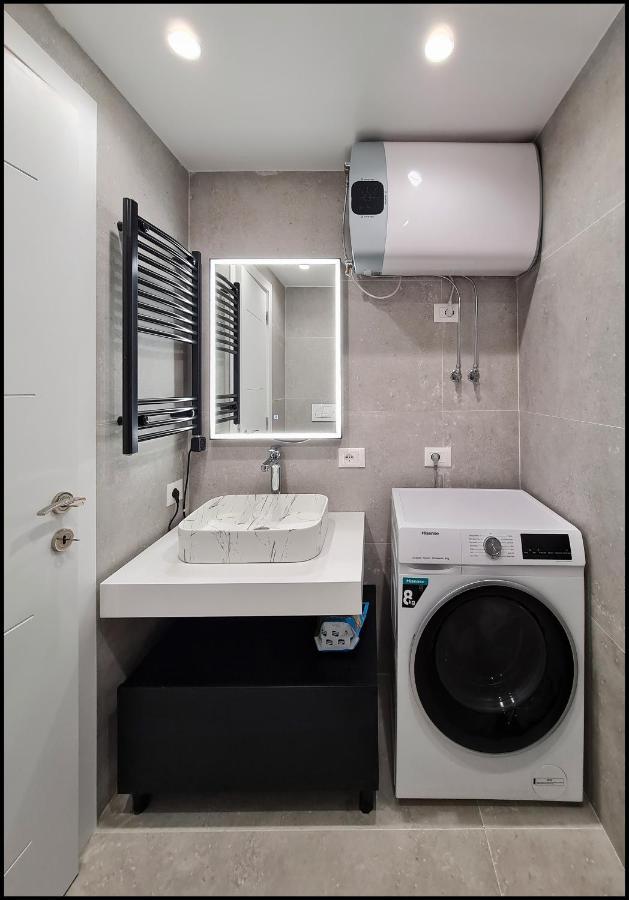 Adore - Modern Apartment Tirana Extérieur photo