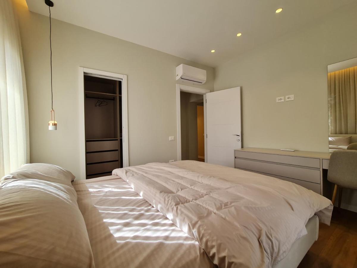 Adore - Modern Apartment Tirana Extérieur photo