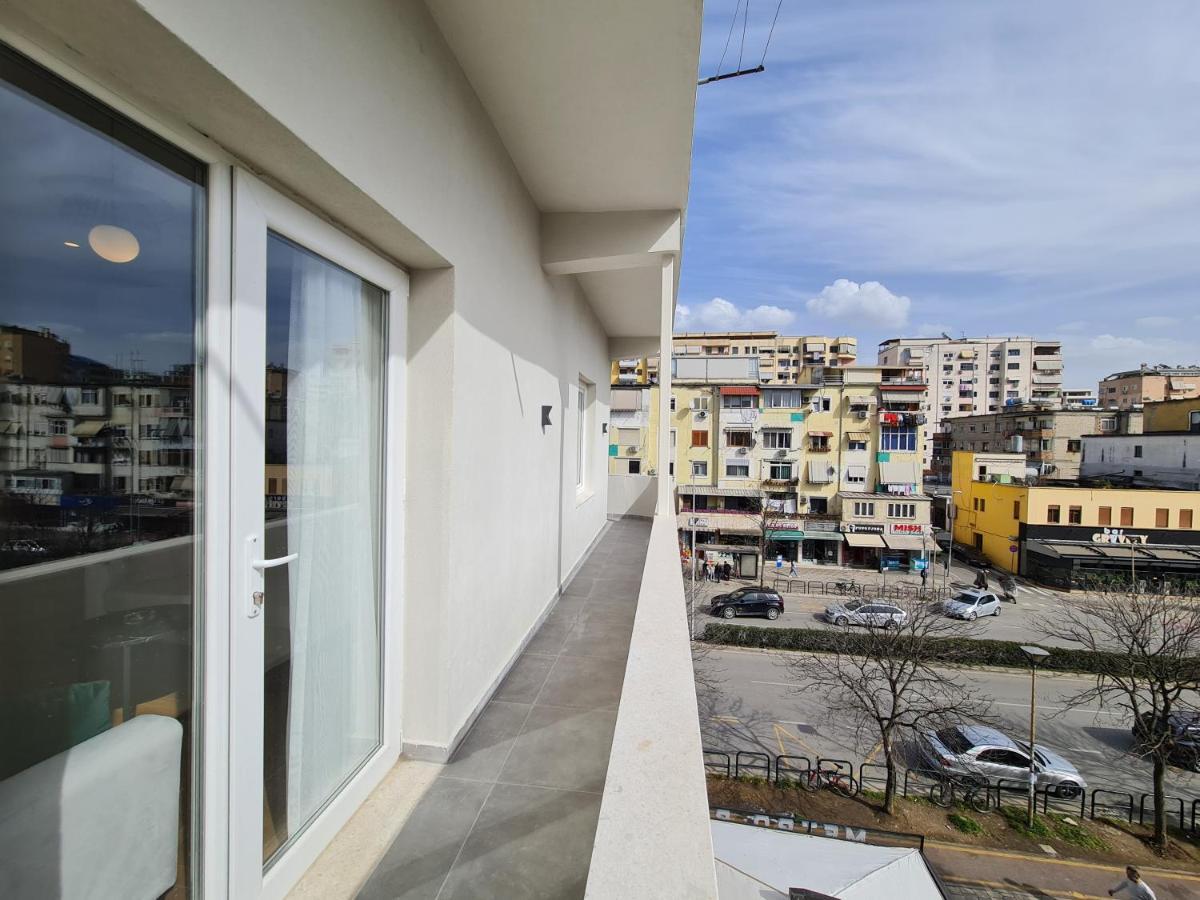 Adore - Modern Apartment Tirana Extérieur photo